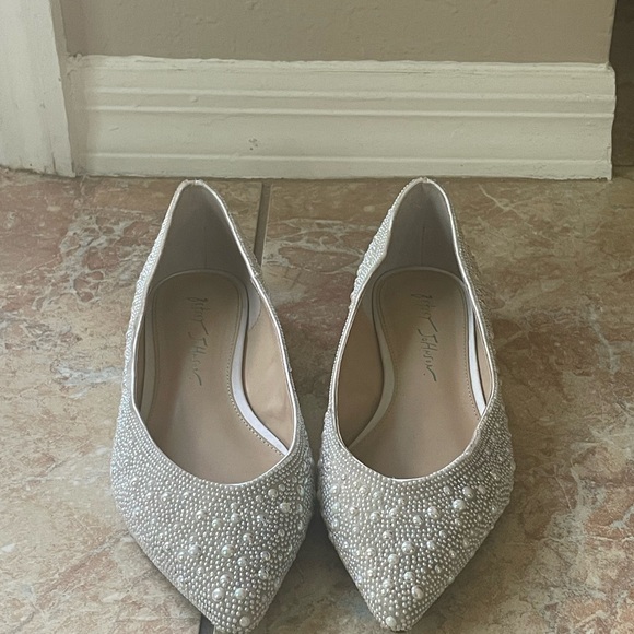 Betsey Johnson ivory beaded Jude flats size 7 worn once - Picture 3 of 5